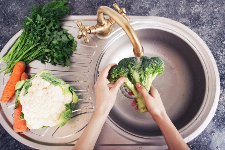 Lavar as verduras para evitar a infección por vermes